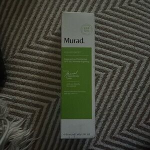 Murad- Resurgence
Superactive Moisturizer SPF 50 
Wrinkle-Fighting
1.7 FL OZ